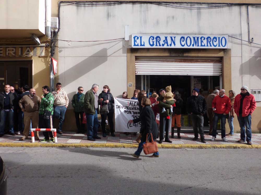 Trabajadores de Egisse se manifiestan pidiendo la readmisin