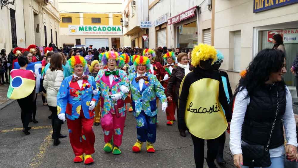 Pasacalles de carnaval en Pearroya Pueblonuevo