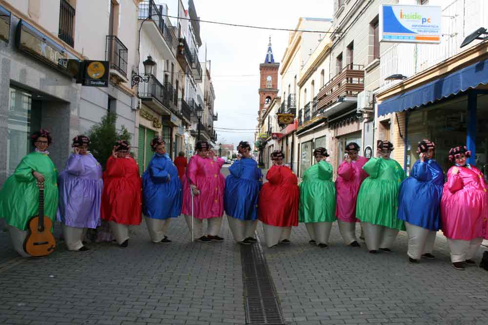 Pasacalles de carnaval en Pearroya Pueblonuevo
