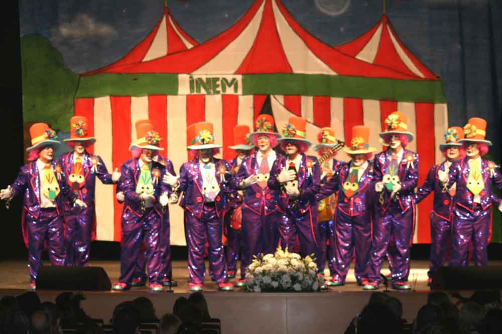 Pasacalles de carnaval en Pearroya Pueblonuevo