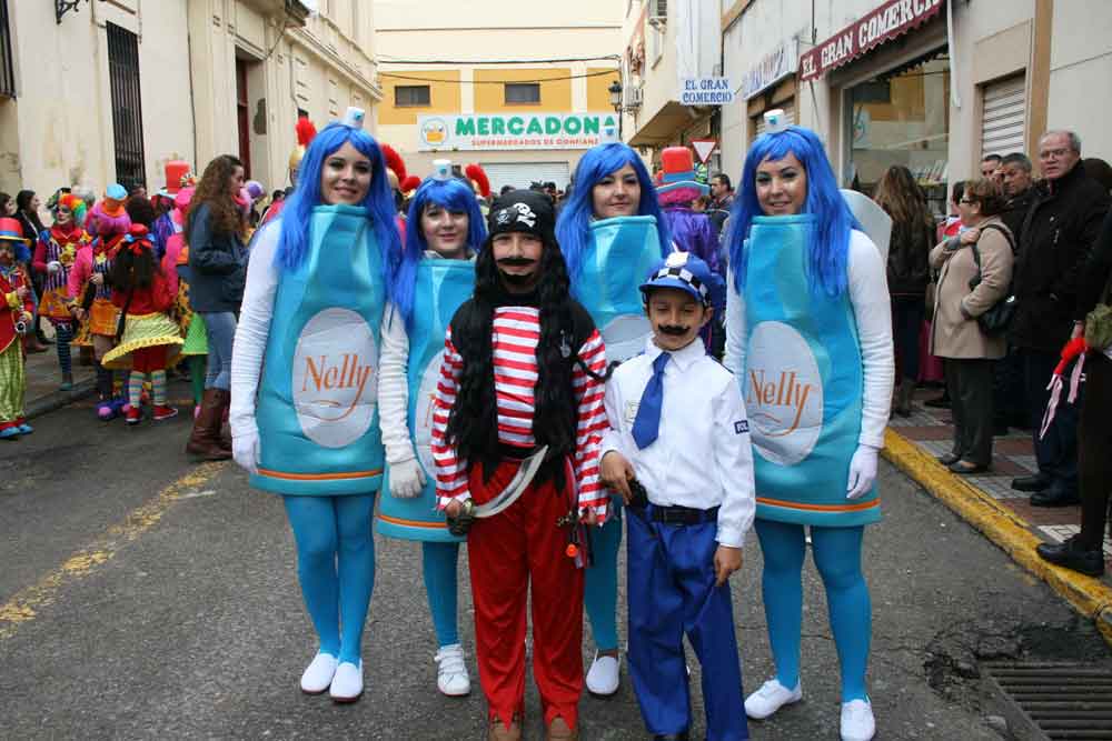 Pasacalles de carnaval en Pearroya Pueblonuevo