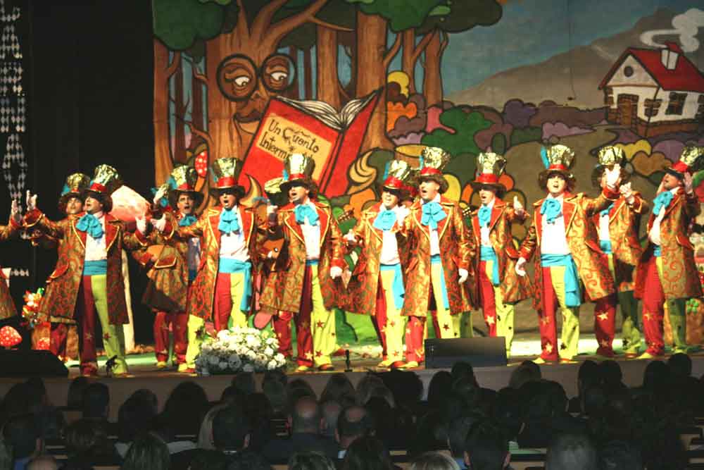 Pasacalles de carnaval en Pearroya Pueblonuevo