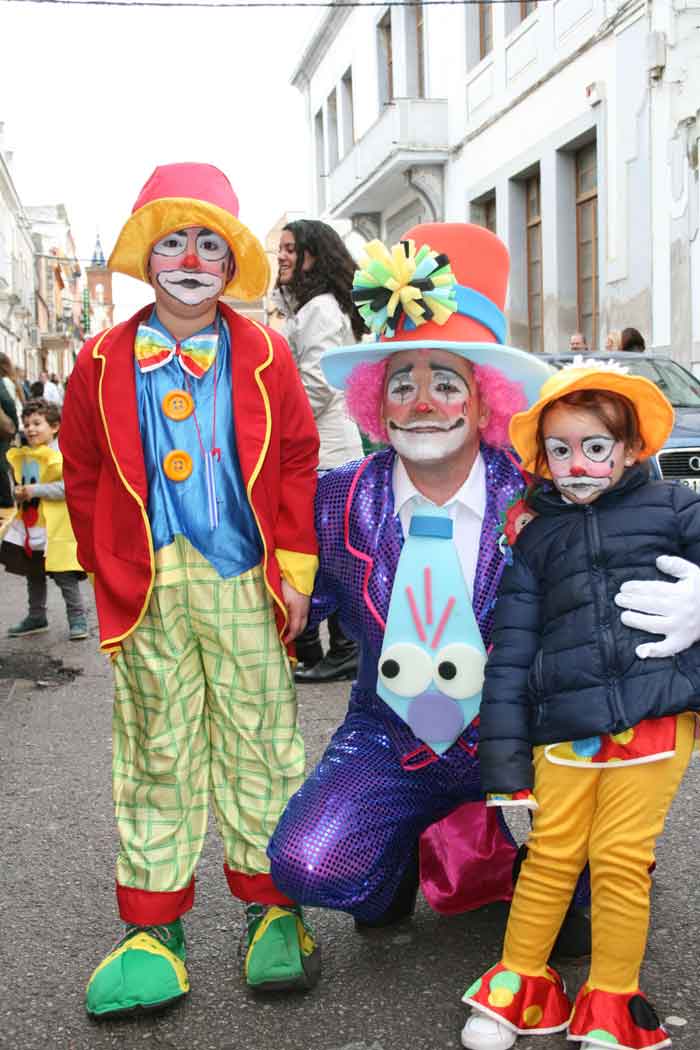 Pasacalles de carnaval en Pearroya Pueblonuevo