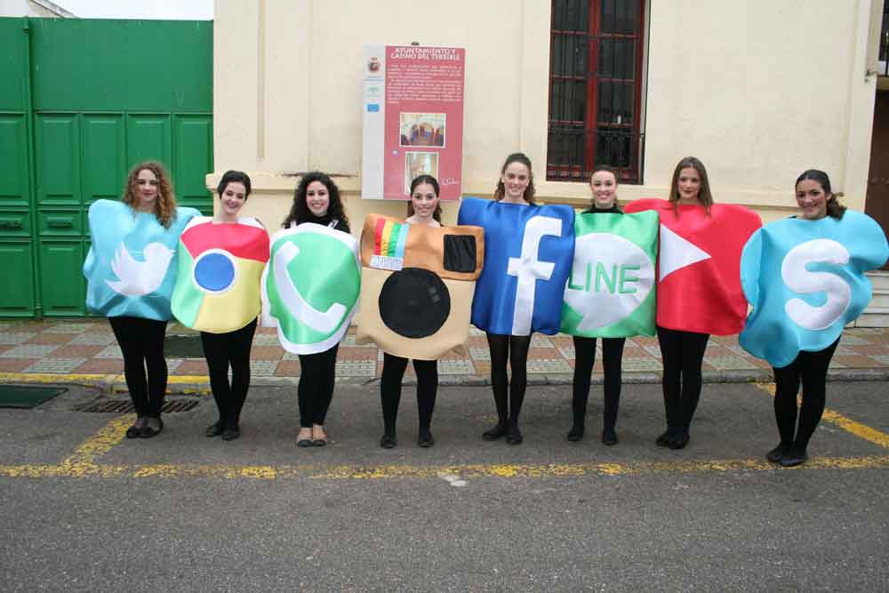 Pasacalles de carnaval en Pearroya Pueblonuevo
