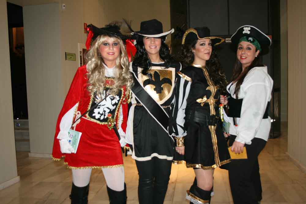 Pasacalles de carnaval en Pearroya Pueblonuevo