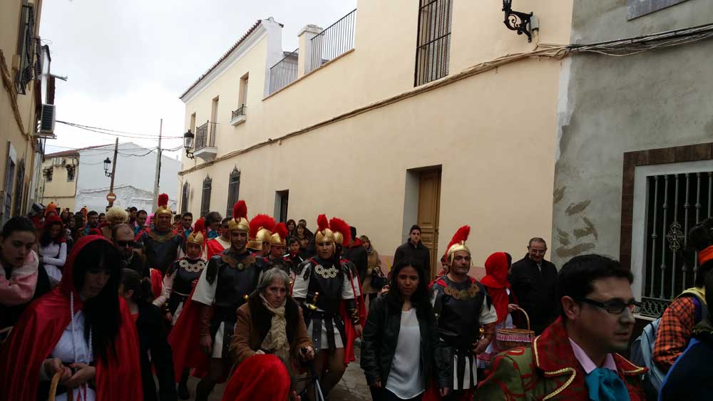 Pasacalles de carnaval en Pearroya Pueblonuevo