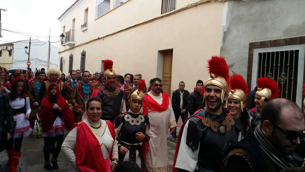 Pasacalles de carnaval en Pearroya Pueblonuevo