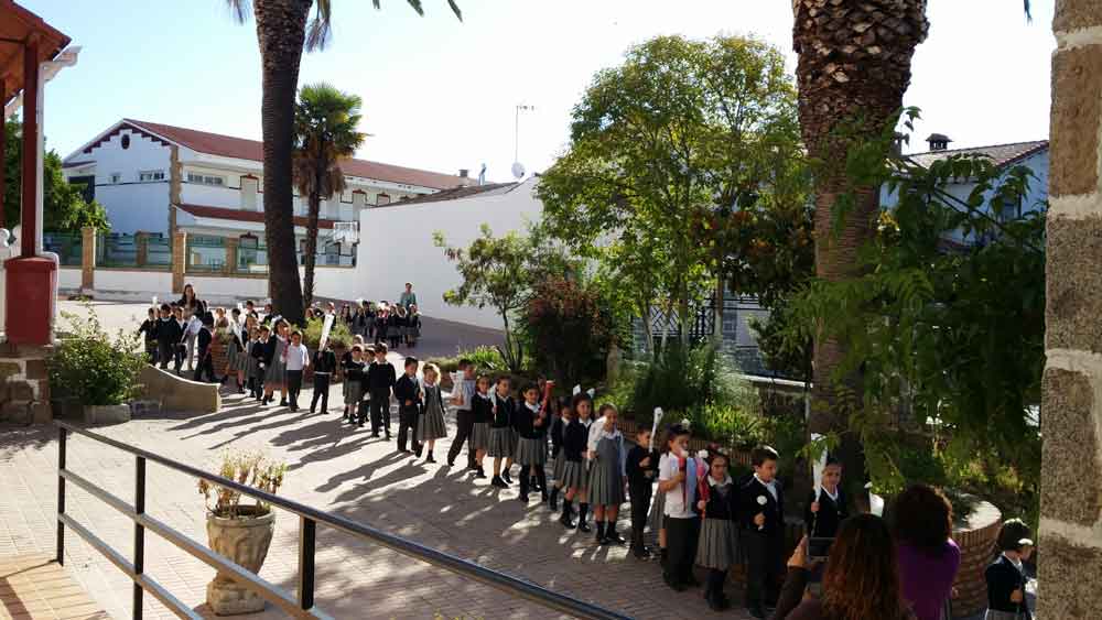 Ofrenda floral a la Virgen Mara