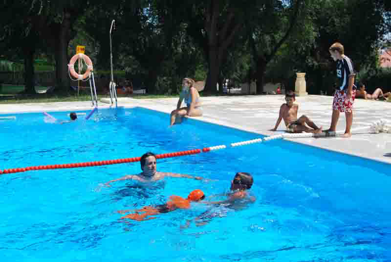  �Qu� pasa en la piscina municipal de Fuenteovejuna?