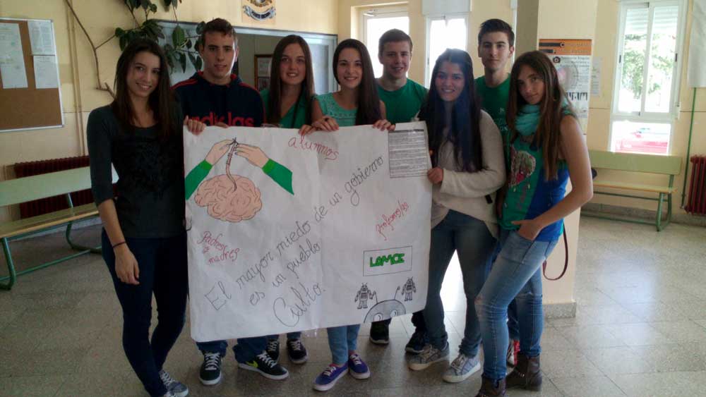 Manifestaci�n a las puertas del centro en contra de la LOMCE