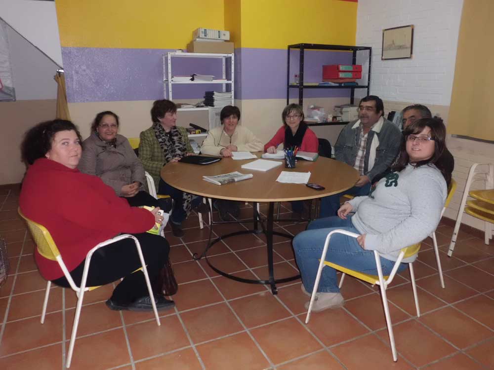 IU mantiene un encuentro con la presidenta de ASEMPE